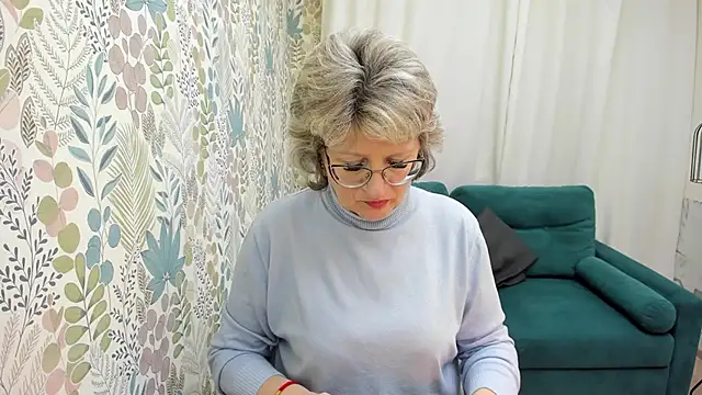 EvelynJoyful online show from 5, 12, 2025