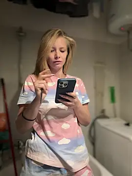 Snapshot of AnastasiaAniess chatting on 20, 3, 2025 AnastasiaAniess online show from 20, 3, 2025