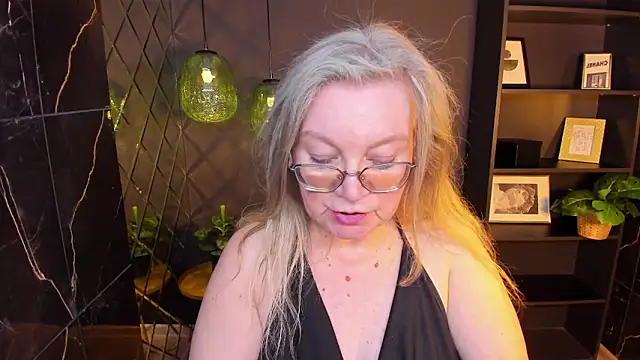 Snapshot of NataliMellow chatting on 18, 4, 2026 NataliMellow online show from 18, 4, 2026