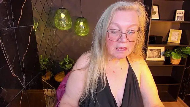 Snapshot of NataliMellow chatting on 19, 4, 2026 NataliMellow online show from 19, 4, 2026