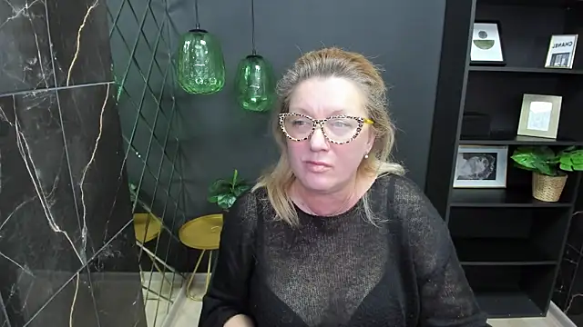 Snapshot of LeaPure chatting on 1, 3, 2025 LeaPure online show from 1, 3, 2025