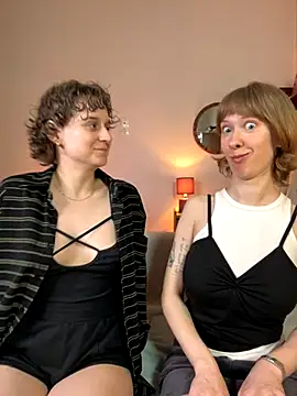 Snapshot of Jitoon_Exe chatting on 20, 9, 2025 Jitoon Exe online show from 20, 9, 2025