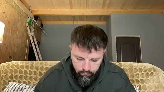 Snapshot of AlphaSparks chatting on 22, 10, 2025 AlphaSparks online show from 22, 10, 2025