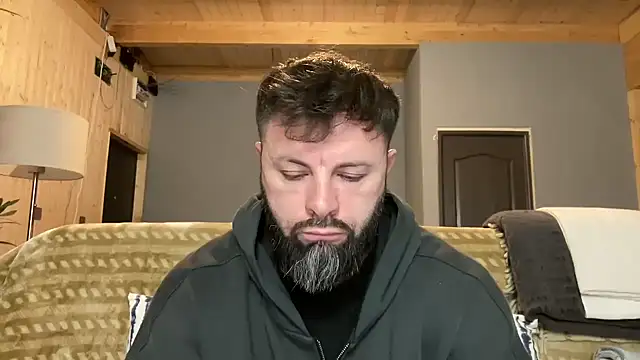 Snapshot of AlphaSparks chatting on 13, 11, 2025 AlphaSparks online show from 13, 11, 2025