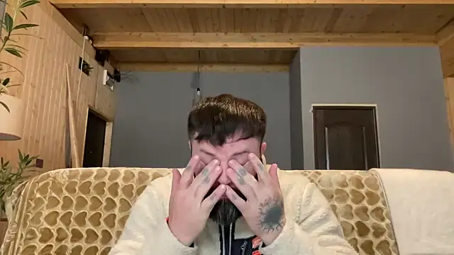 Snapshot of AlphaSparks chatting on 19, 11, 2025 AlphaSparks online show from 19, 11, 2025