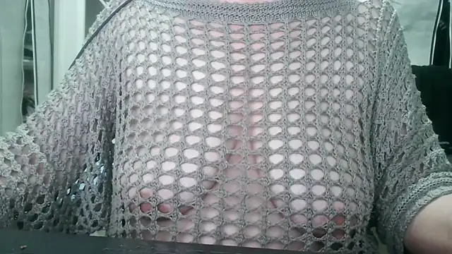 Snapshot of heidi60 chatting on 5, 12, 2025 heidi60 online show from 5, 12, 2025