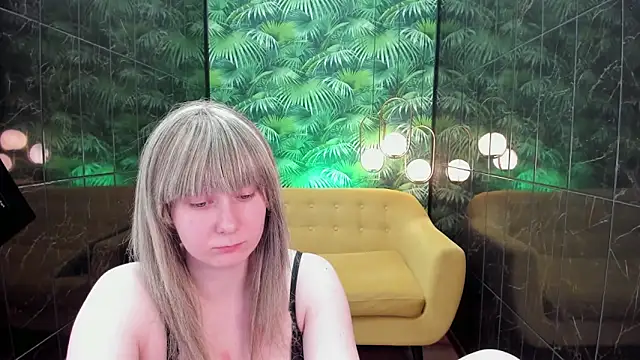 Snapshot of AlanaDreamy chatting on 12, 1, 2025 AlanaDreamy online show from 12, 1, 2025