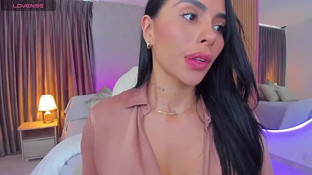 Snapshot of Sarah_Stone_ chatting on 2, 10, 2025 Sarah Stone online show from 2, 10, 2025