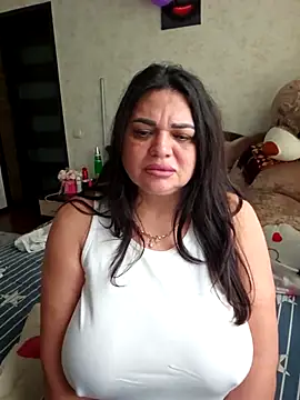 Snapshot of littleRikka chatting on 13, 4, 2026 littleRikka online show from 13, 4, 2026