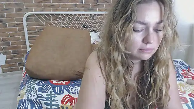 Snapshot of xxkristinaxx chatting on 6, 3, 2025 xxkristinaxx online show from 6, 3, 2025