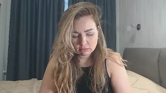 Snapshot of xxkristinaxx chatting on 12, 11, 2025 xxkristinaxx online show from 12, 11, 2025