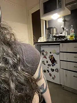 ladyturtle online show from 28, 3, 2026