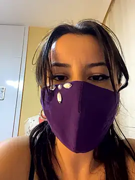 Snapshot of White-Petite chatting on 12, 1, 2026 White-Petite online show from 12, 1, 2026