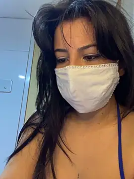 Snapshot of White-Petite chatting on 21, 4, 2026 White-Petite online show from 21, 4, 2026