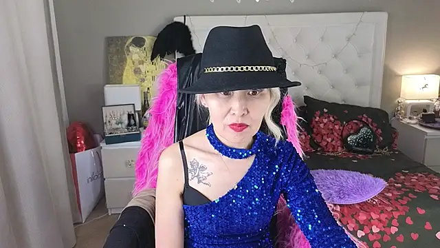 Snapshot of RoxalanaStar chatting on 13, 6, 2026 RoxalanaStar online show from 13, 6, 2026