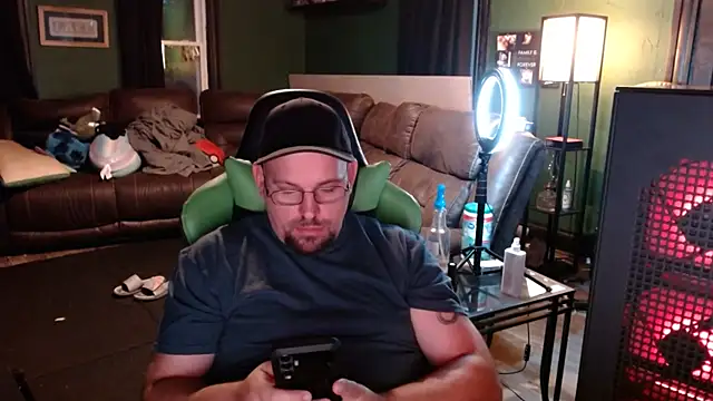 Hunter Largoxh online show from 24, 11, 2025