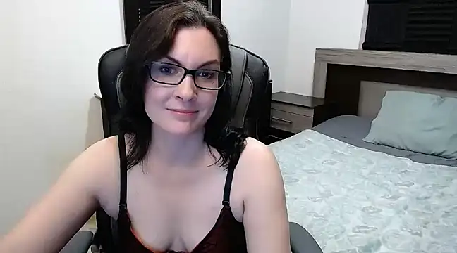 Snapshot of DesreRose chatting on 10, 12, 2024 DesreRose online show from 10, 12, 2024