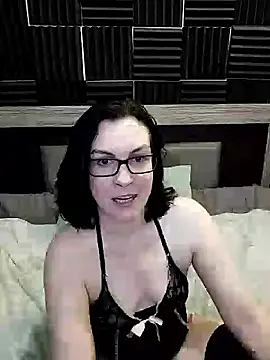 Snapshot of DesreRose chatting on 13, 9, 2025 DesreRose online show from 13, 9, 2025