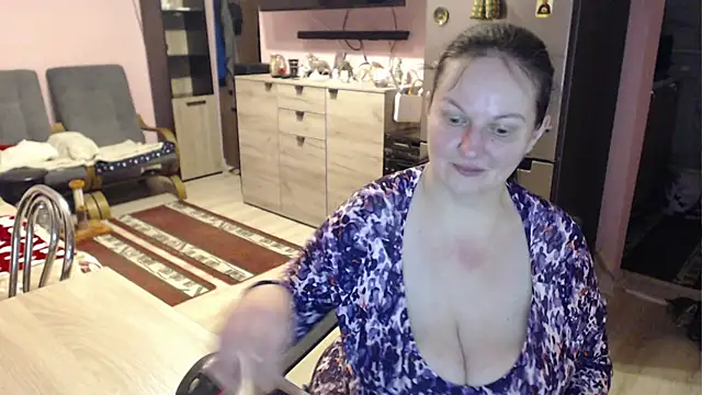 Snapshot of BustyLadyAlma chatting on 1, 3, 2025 BustyLadyAlma online show from 1, 3, 2025