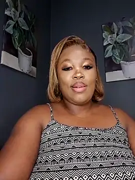 SWEETDOLLY29XX online show from 28, 10, 2025