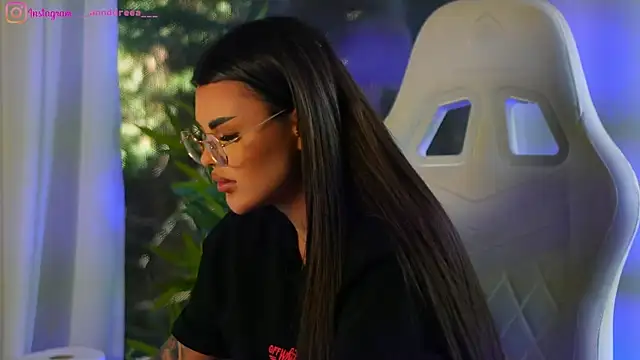 Snapshot of perfectt33n chatting on 23, 1, 2025 perfectt33n online show from 23, 1, 2025