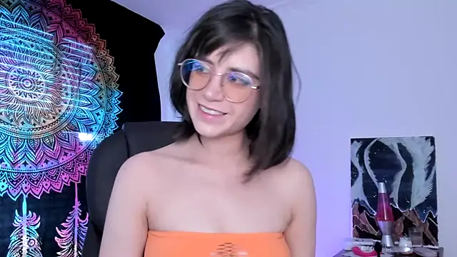 HazelKush online show from 19, 2, 2025