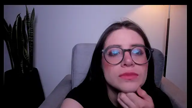 Snapshot of HazelKush chatting on 5, 8, 2026 HazelKush online show from 5, 8, 2026