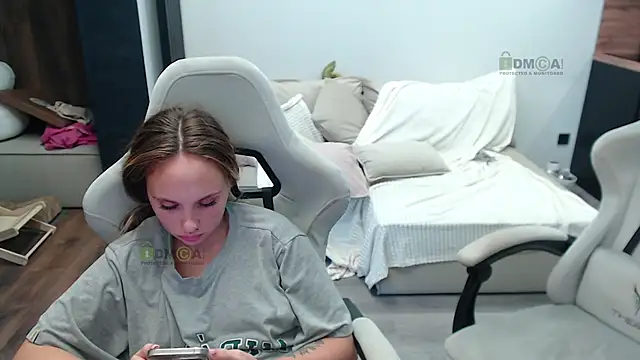 Sunny-Girl1 online show from 16, 10, 2025