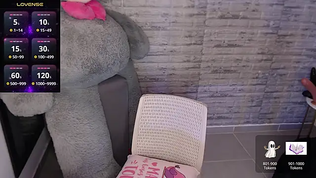 TinnaCobb online show from 23, 10, 2025