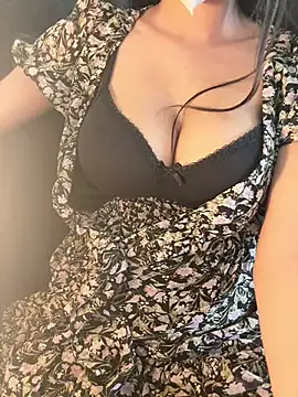 Snapshot of Cute_crystal chatting on 26, 2, 2025 Cute crystal online show from 26, 2, 2025