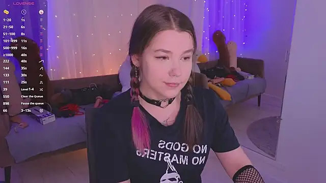 Mira Falls online show from 25, 3, 2026