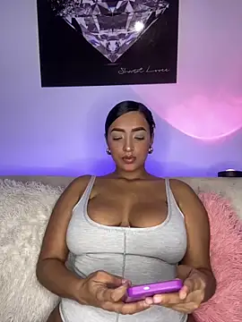 Shantal Lovee online show from 19, 1, 2025