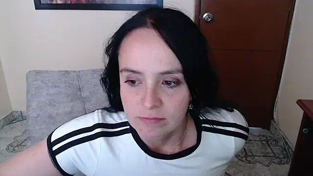 Snapshot of antara_hotgirl chatting on 19, 9, 2025 antara hotgirl online show from 19, 9, 2025