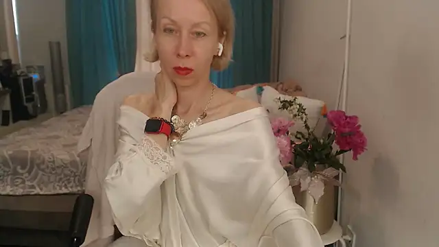 Snapshot of LuxuryNika chatting on 10, 6, 2026 LuxuryNika online show from 10, 6, 2026