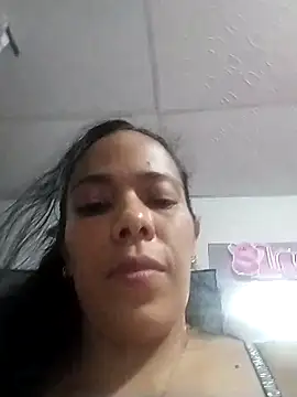 Bootycallhot online show from 5, 2, 2026