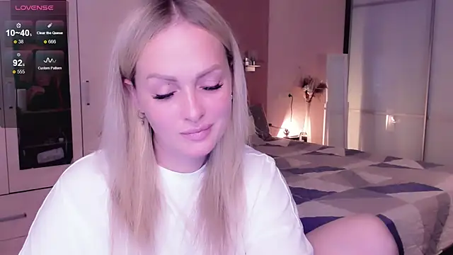 Libby Nora online show from 14, 10, 2025