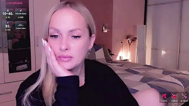 Libby Nora online show from 15, 10, 2025