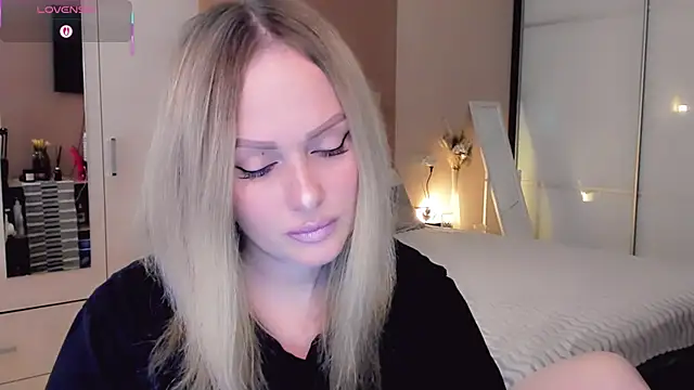 Snapshot of Libby_Nora chatting on 4, 3, 2026 Libby Nora online show from 4, 3, 2026