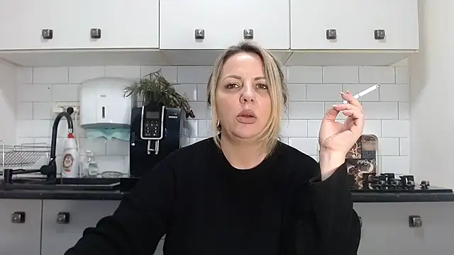 erikaerika online show from 11, 1, 2025