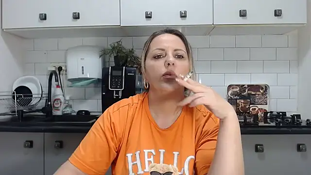 erikaerika online show from 14, 1, 2025