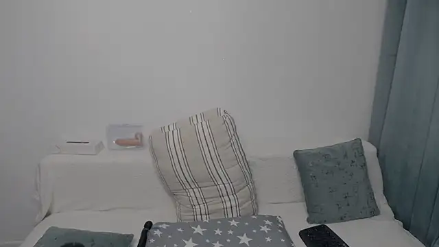 erikaerika online show from 4, 10, 2025