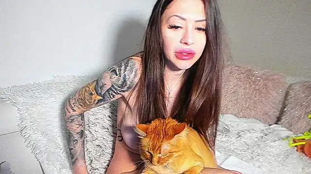 Snapshot of BrianaDiamondXXX chatting on 6, 7, 2026 BrianaDiamondXXX online show from 6, 7, 2026