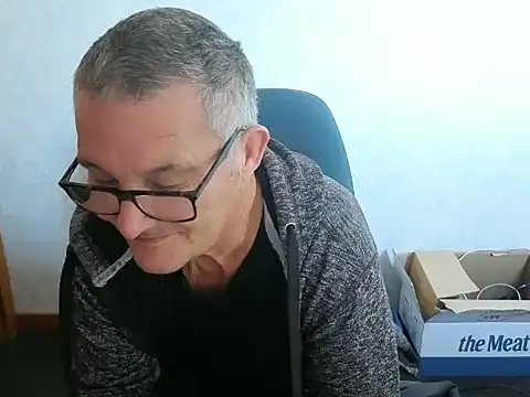 Snapshot of bigballnz chatting on 8, 6, 2026 bigballnz online show from 8, 6, 2026