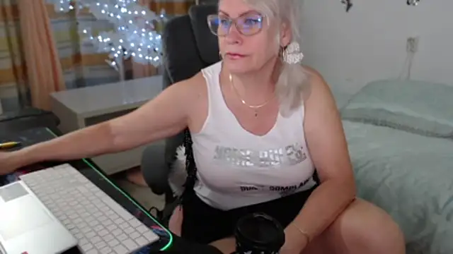 Snapshot of Ghertrude52 chatting on 16, 6, 2026 Ghertrude52 online show from 16, 6, 2026
