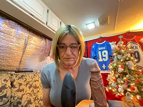 MichaelaGurl online show from 4, 12, 2024