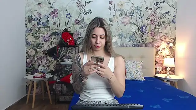 RoseDiamond06 online show from 20, 4, 2026