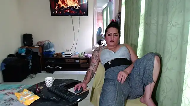 Sashaferrari2000 online show from 12, 4, 2026