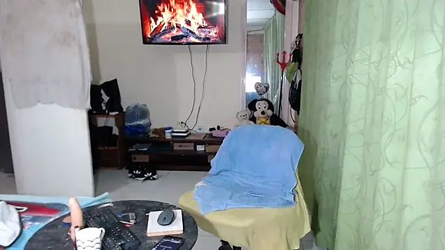 Sashaferrari2000 online show from 18, 4, 2026