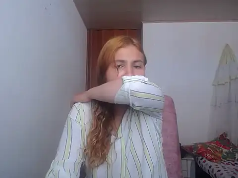 Mia davis01 online show from 3, 1, 2025