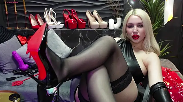 MistressDarsy online show from 28, 2, 2025